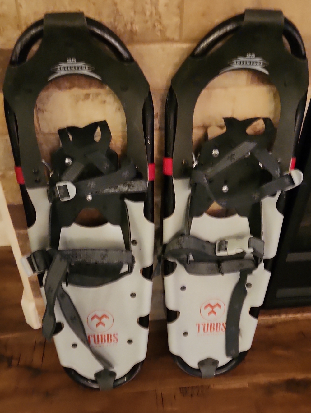 Womenโs Snowshoes in White and Black - Adjustable Strap Winter Traction